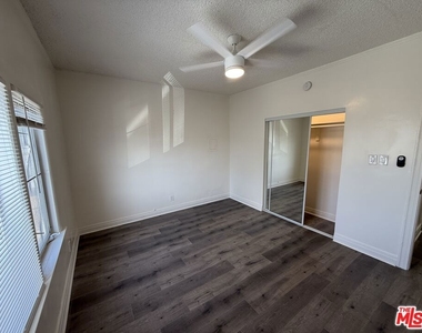 1462 W 36th Street - Photo Thumbnail 7