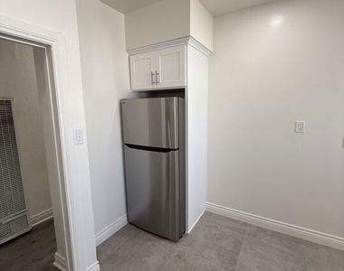 1462 W 36th Street - Photo Thumbnail 1