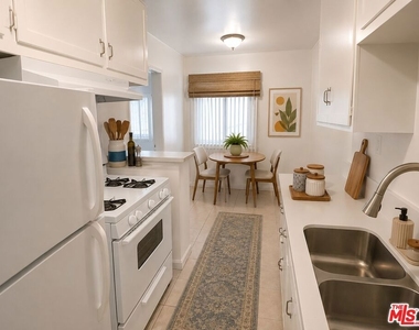 4122 W 2nd Street - Photo Thumbnail 2