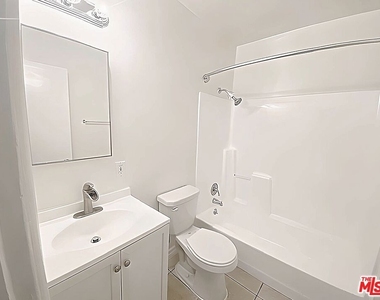 4122 W 2nd Street - Photo Thumbnail 10