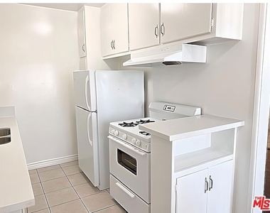 4122 W 2nd Street - Photo Thumbnail 7