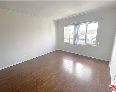 4122 W 2nd Street - Photo Thumbnail 11