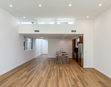946 Lucile Avenue - Photo Thumbnail 7