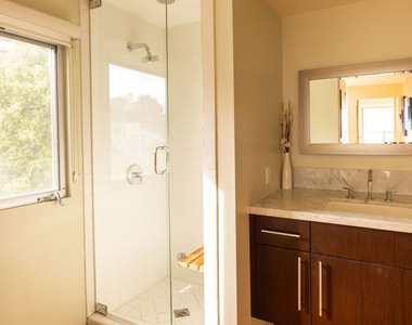 2158 Sunset Plaza Drive - Photo Thumbnail 13