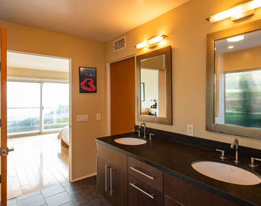 2158 Sunset Plaza Drive - Photo Thumbnail 10