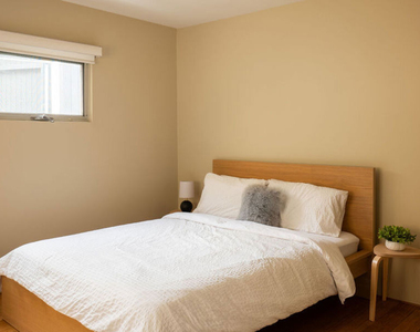 2158 Sunset Plaza Drive - Photo Thumbnail 12