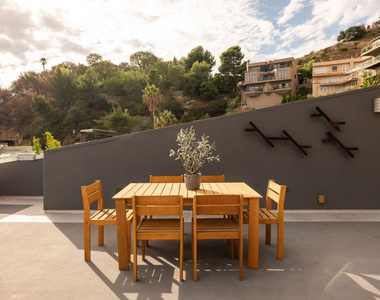 2158 Sunset Plaza Drive - Photo Thumbnail 14