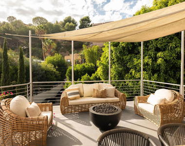 2158 Sunset Plaza Drive - Photo Thumbnail 7