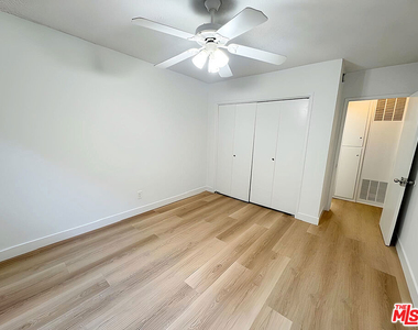 5032 Maplewood Avenue - Photo Thumbnail 10