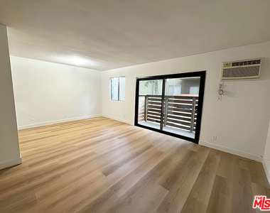 5032 Maplewood Avenue - Photo Thumbnail 1