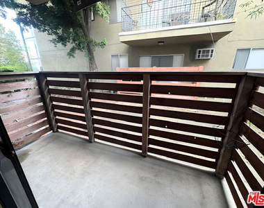 5032 Maplewood Avenue - Photo Thumbnail 3