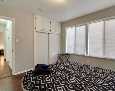 6659 Amigo Avenue - Photo Thumbnail 15