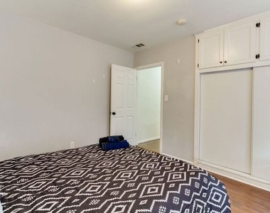 6659 Amigo Avenue - Photo Thumbnail 14