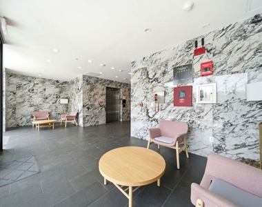 667 N Wilton Place - Photo Thumbnail 14