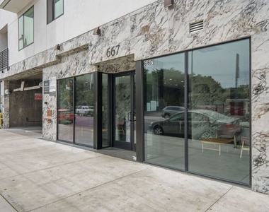 667 N Wilton Place - Photo Thumbnail 15