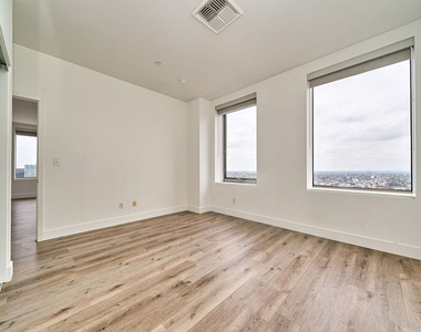 3810 Wilshire Boulevard - Photo Thumbnail 17