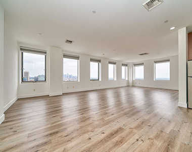 3810 Wilshire Boulevard - Photo Thumbnail 8