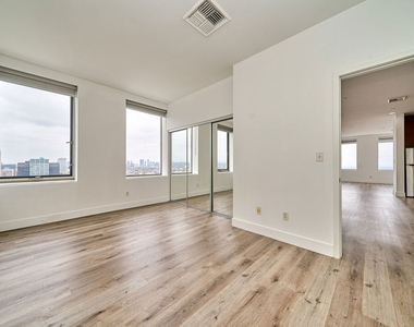 3810 Wilshire Boulevard - Photo Thumbnail 20