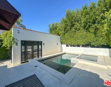 345 Westbourne Drive - Photo Thumbnail 25