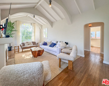345 Westbourne Drive - Photo Thumbnail 2