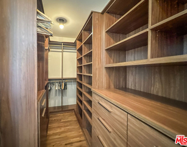 345 Westbourne Drive - Photo Thumbnail 22