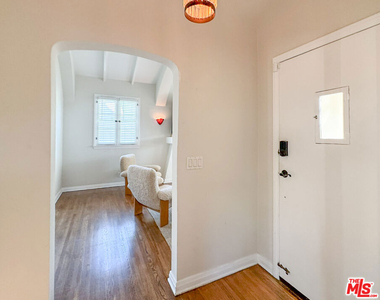 345 Westbourne Drive - Photo Thumbnail 10