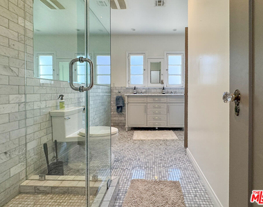 345 Westbourne Drive - Photo Thumbnail 16