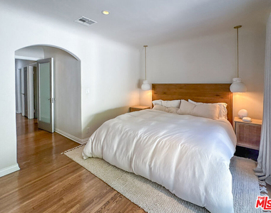 345 Westbourne Drive - Photo Thumbnail 23