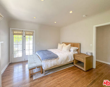 345 Westbourne Drive - Photo Thumbnail 18
