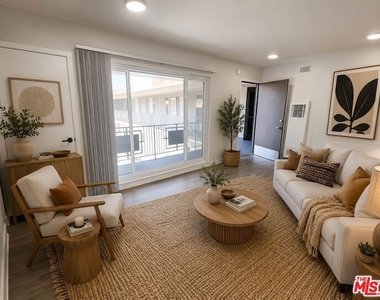 228 S Mariposa Avenue - Photo Thumbnail 1