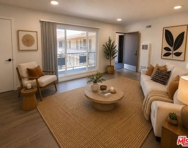 228 S Mariposa Avenue - Photo Thumbnail 2