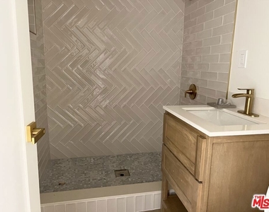 1336 W 37th Drive - Photo Thumbnail 7