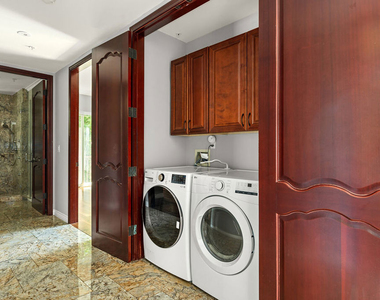 632 N Kings Road - Photo Thumbnail 3