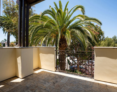 632 N Kings Road - Photo Thumbnail 9