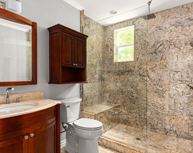 632 N Kings Road - Photo Thumbnail 7