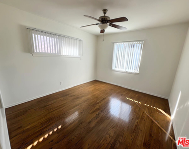 228 S Mariposa Avenue - Photo Thumbnail 21