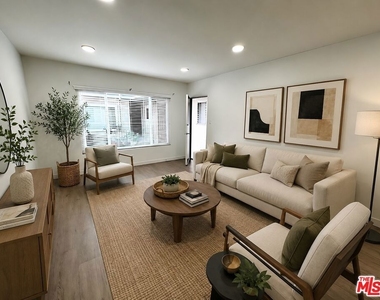 228 S Mariposa Avenue - Photo Thumbnail 1