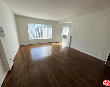 228 S Mariposa Avenue - Photo Thumbnail 11