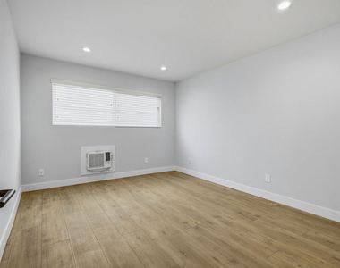 1738 Colby Avenue - Photo Thumbnail 18