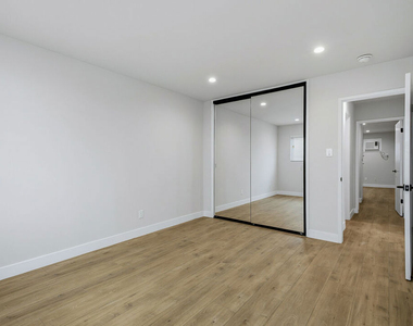 1738 Colby Avenue - Photo Thumbnail 21