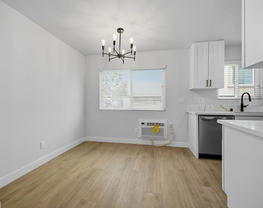1738 Colby Avenue - Photo Thumbnail 9