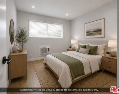 1738 Colby Avenue - Photo Thumbnail 4