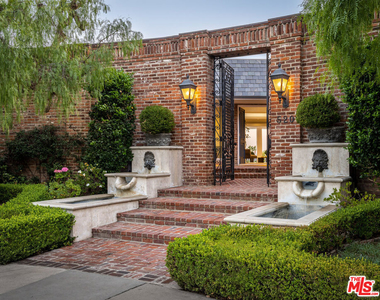 520 Stonewood Drive - Photo Thumbnail 1