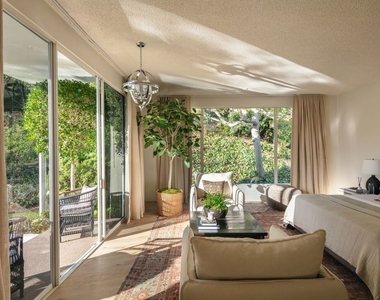 510 Stonewood Drive - Photo Thumbnail 8