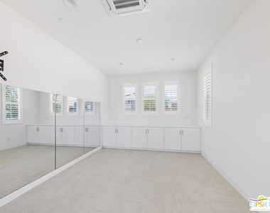 35923 Hinksey Street - Photo Thumbnail 9
