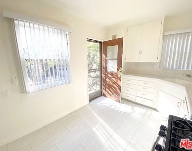 345 Burchett Street - Photo Thumbnail 4