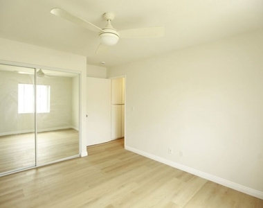 833 S Orange Grove Avenue - Photo Thumbnail 7