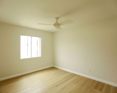 833 S Orange Grove Avenue - Photo Thumbnail 6