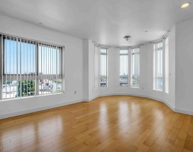 1260 S Corning Street - Photo Thumbnail 8