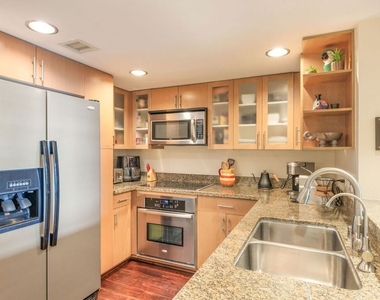 13700 Marina Pointe Drive - Photo Thumbnail 5